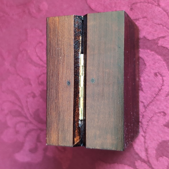 Small Wooden Polish Storage Box with Carved Flower - Picture 5 of 10